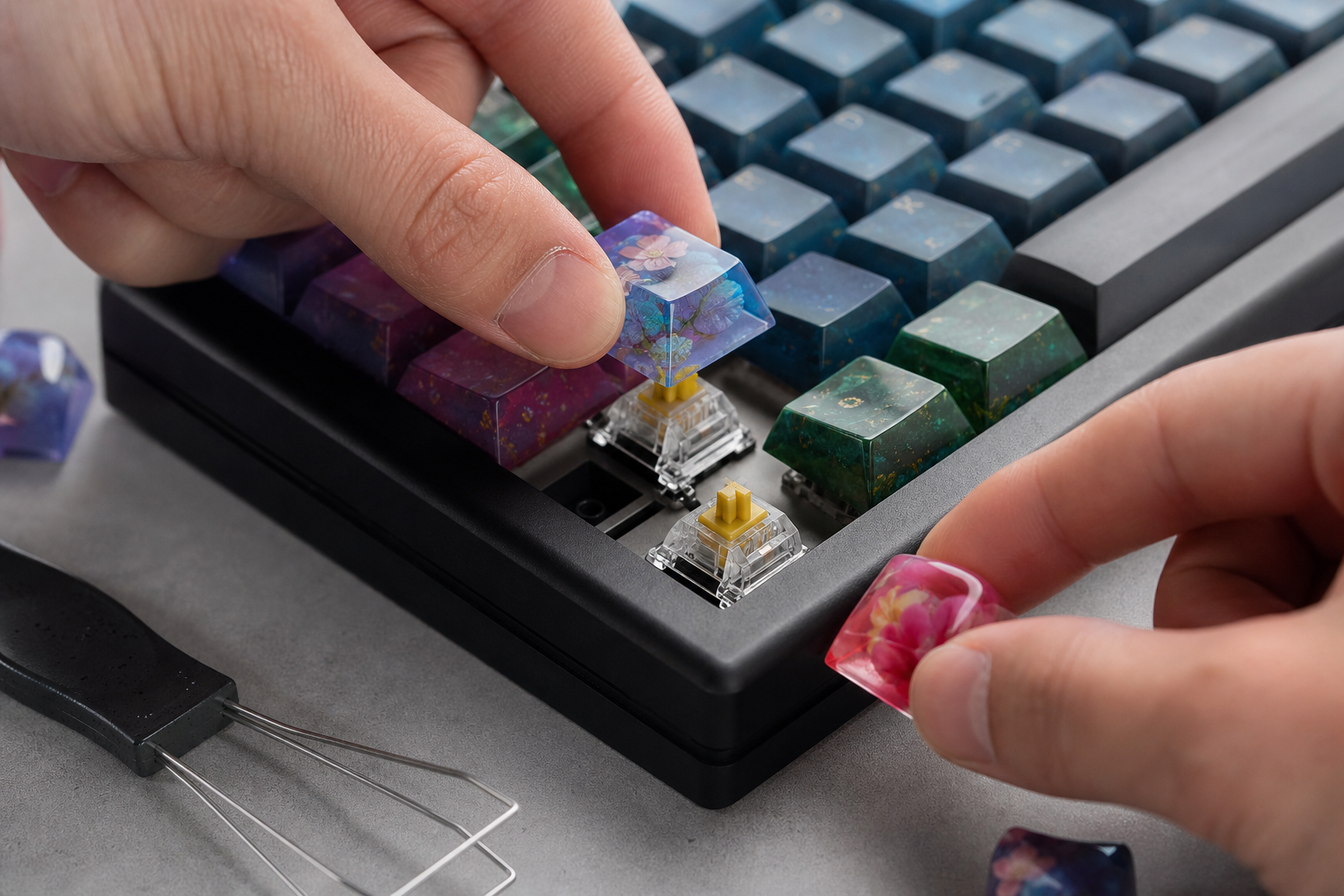 Clavier mécanique en cours de modification avec keycaps sur mesure
